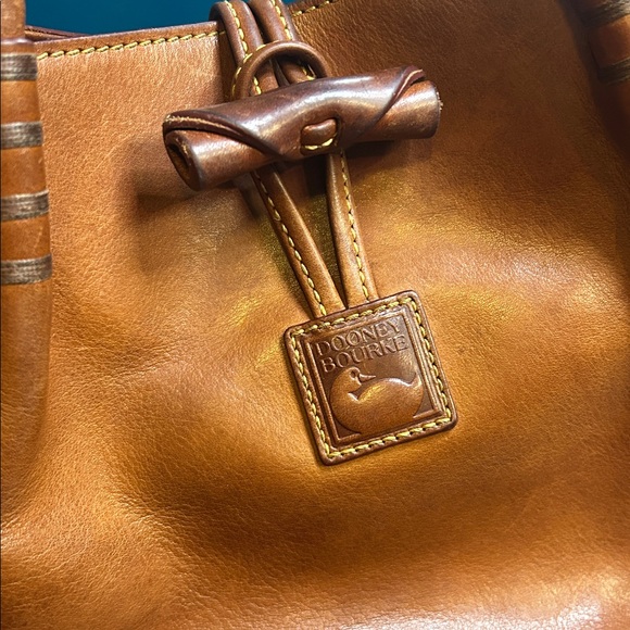 *RARE* Discontinued Vintage Dooney and Bourke Florentine Satchel with Toggle - Picture 5 of 16